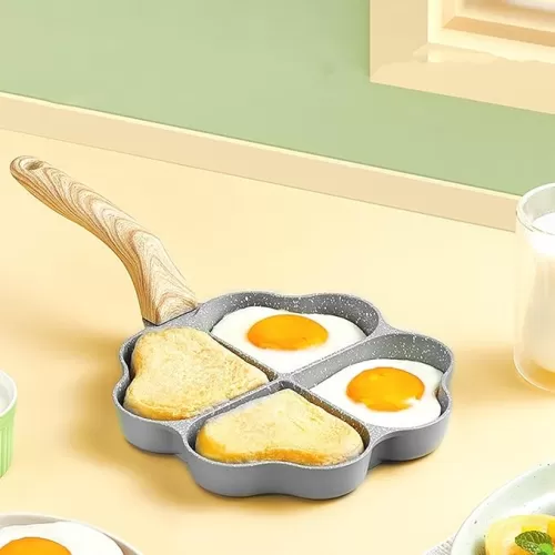 4 Cup Egg Frying Pan, Aluminium Alloy 4 Hole Nonstick Pancake Pan, Heart Shaped Omelette Pan with Handle for Flat Bottom Induction Cooker (White)