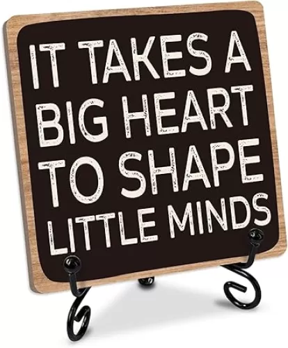 Teacher Appreciation Gifts for Women Men Inspirational Wooden Table Signs, Desk Decor Wood Plaque with stand, It Takes a Big Heart to Shape Little Minds, Gift for Mentor Coworker Home Office-01