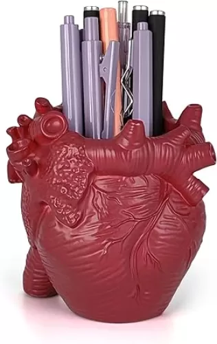 Heart-shaped Pen Holder for Desk Accessories and Office Decor, Pencil Holder for Desk Organizers, Compact Desk Accessories Gift for Women and Men, Pencil Cup for School, Office, Home (Red)