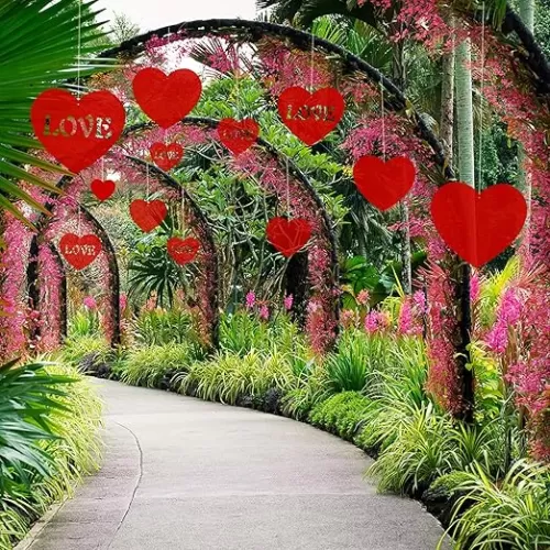 TUPARKA 25 Pcs Valentine's Lawn Decorations，Hanging Hearts for Valentine' Day Decoration Wedding and Party Supplies, Mixed Size