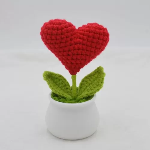 Crochet Flower Pot, Finished Hand Woven Artificial Heart Shaped Flowers Eternal Mini Pot Decoration for Office Kitchen Living Room Table Office Bedroom (Red)
