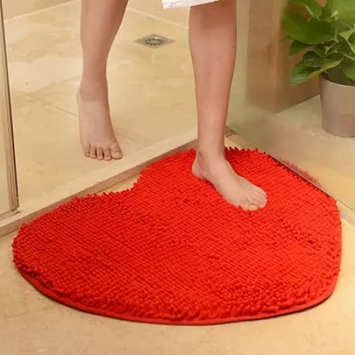 Red Heart Shaped Chenille Bath Mat Soft Absorbent Plush Microfiber Bathroom Rug Non-Slip Machine Washable Shaggy Mats Carpet for Shower, Bedroom, Bathtub, Small 12"x18"