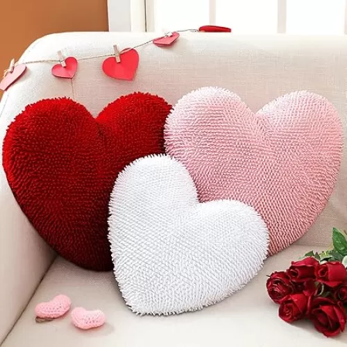 3 Pcs Valentine‘s Day Heart Shaped Pillows Cute Heart Shaped Throw Pillow Plush Soft Velvet Red Pink White Pillows for Valentine Party Friends Children Gift Living Room/Dining Room