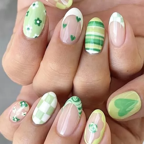 Short Almond Fake Nails Spring Summer Press on Nails French Tip False Nails with Green Plaid Stripes Design False Nail Cute Flower Heart Acrylic Nails for Women Girls - 24Pcs