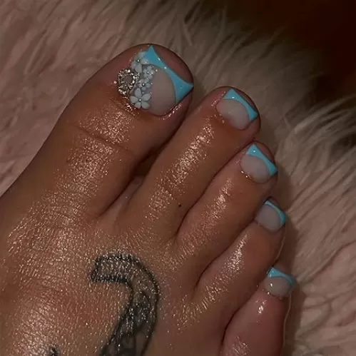 Summer Press on Toenails, YIHONGYAN Nude Fake Toe Nails Press ons Blue French Tip with 3D Heart Shaped Flower Design Glue Full Cover False Toenails Stick on Women Toenails Acrylic Toe Nails Kit 24 Pcs