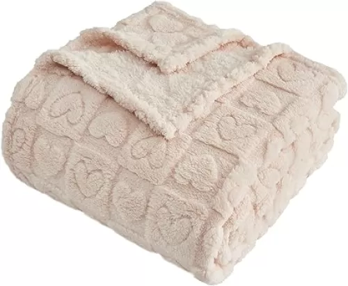 FY FIBER HOUSE Throw Blankets with Heart Checkered, Soft Warm Blankets for Lover Mom Father Gifts, Washable Lightweight Fuzzy Blanket for Couch Sofa Bed Office All Season(Beige, 50"x60")