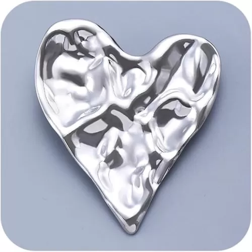Chunky Gold Hammered Heart Brooch Pins for Women Trendy, Statement Silver Metal Love Heart-shaped Brooches Pin Vintage Costume Accessories Jewelry Gift