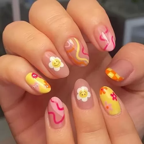 24 Pcs Flower Press on Nails, Almond French Tips Fake Nails Short, Sun Flower False Nails With Glue Stickers, Cute Acrylic Nails for Women and Girls