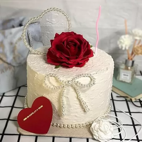 Red Rose Cake Toppers, Pearl Bow and Heart-Shaped Cake Toppers, Romantic Cake Decoration Set, Suitable for Birthdays，Anniversaries, Weddings, Etc