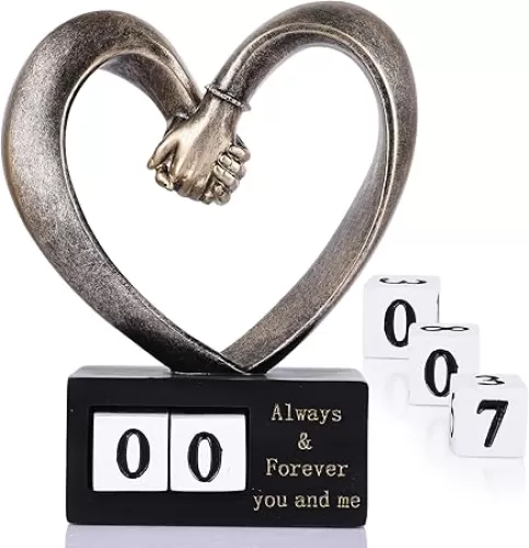 DOVDOV Holding Hands Heart Statue, Heart Hand Shape Decoration, for him and her, Wedding Gift for New Couple, Bronze Decoration for Office Coffee Table Bookshelf TV Cabinet Decoration.