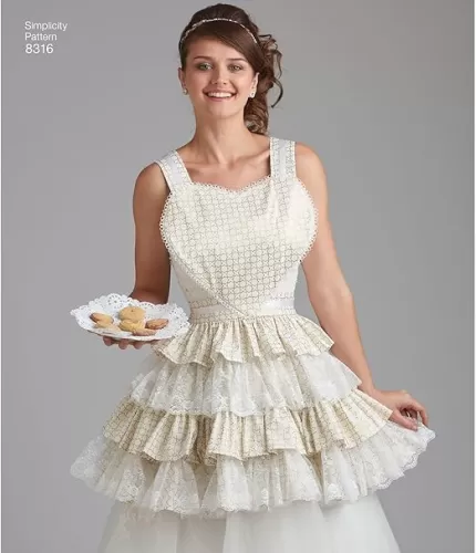 Simplicity SIM PAT 8316 Misses' Heart Aprons, A (S-M-L)