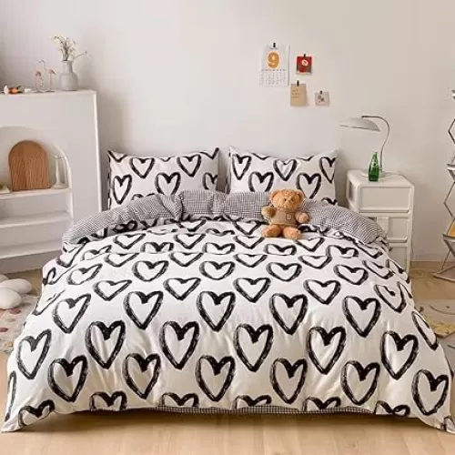 CLOTHKNOW Black and White King Size Comforter Set 3Pcs Love Shape Bedding Comforter Sets Soft All Season Black Plaid Comforter with 2 x Pillow Cases